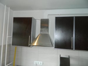 Установка вытяжки на кухне в Перми