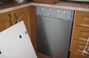 Установка фасада на посудомоечную машину в Перми